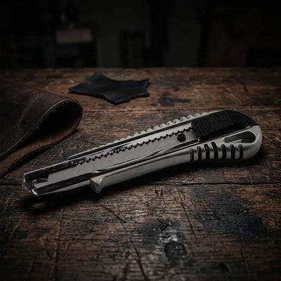 Coltello per cuoio con lama a scatto 18mm – CraftPoint